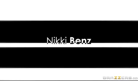 Masseur Danny D gives her patient an orgasm