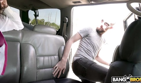 Beauty with a big ass guy fucked in the car