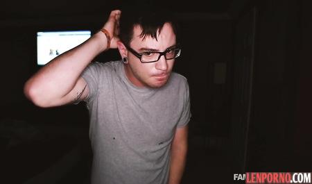 The guy gently fucked young girlfriend in the shower