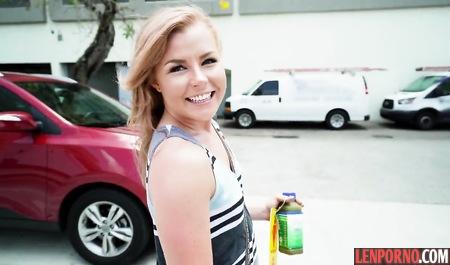 Sliding the panties to the side, the stranger gave pick up artist yourself to fuck in the nature