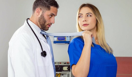 The doctor in the examination Fucks appetizing blonde in ...