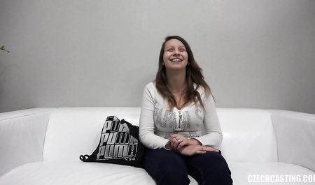 Bootyfull beauty Sandra Fucks with a familiar agent on casting