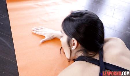 Young chick kicked ass in tights and youre asking for sex