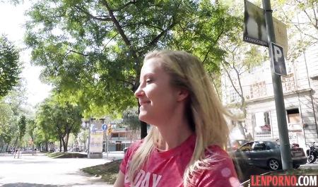 The blonde agreed to pickup sex in the first person with a stranger