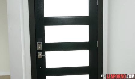 Big-breasted nurse flirts with the courier and Fucks him in the pose of a rider