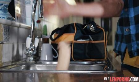 Nurse with big Tits posing in front of the plumber and Fucks him pussy