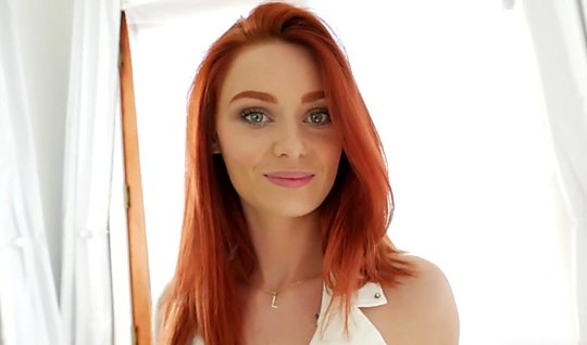 Red-haired chick tongue caresses the dick lover and Mastu...