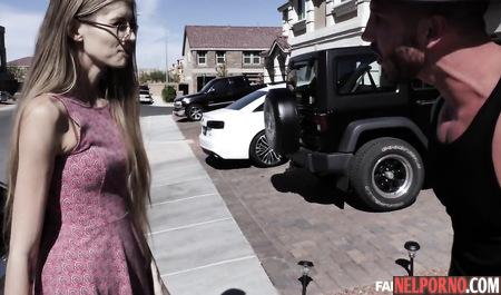 After a quarrel young girlfriend gives the man a passionate fuck