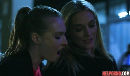 Two girlfriends in stockings fucking with blacks and get them to double penetration