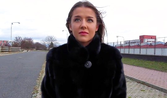 Brunette with nice Boobs gave herself to a stranger in th...