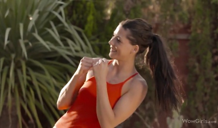 Guy teaching girlfriend Boxing and rigidly dryuchit