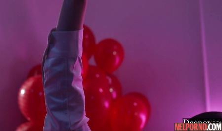 Man handcuffed hands Apostol girlfriend and fucked her hard in anal