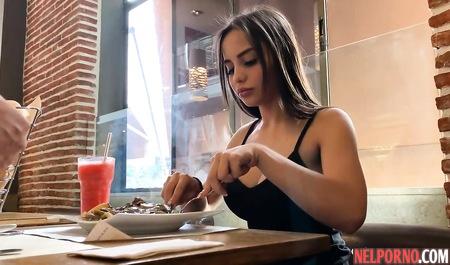 The guy in the audience adjusts vibrating egg in pussy-girlfriend and brings her to orgasm