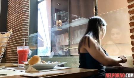 The guy in the audience adjusts vibrating egg in pussy-girlfriend and brings her to orgasm