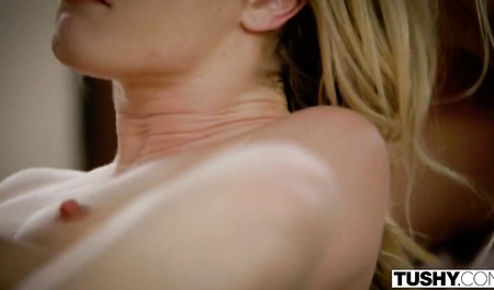 Blond girlfriend under Buch rod in the ass