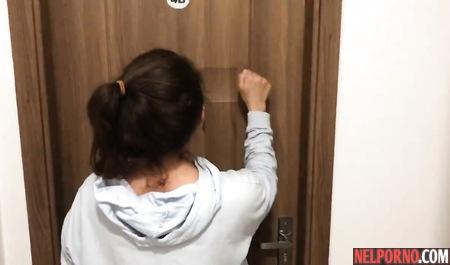 Pikaper took a Russian girl and natochev cock, fucked her holes