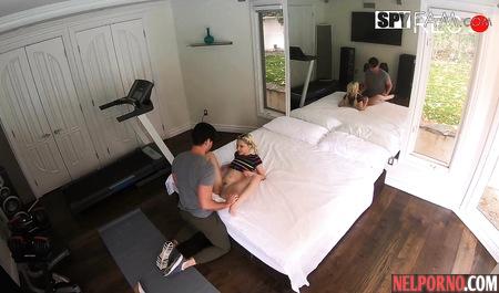 A young girl in the bedroom suck cock and auditioned for the lead role