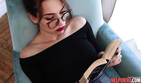 Russian beauty made a guy a Blowjob and brought the boy to orgasm