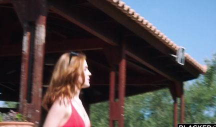 A Negro on the beach inserts big cock in pussy redhead partner