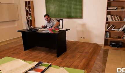 A student in the class gets a deep double penetration