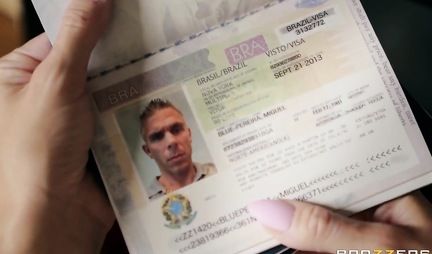 Porn parody with the sexy babe ends with anal sex