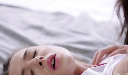 Two cute lesbians staged on the bed the evening gentle Masturbation