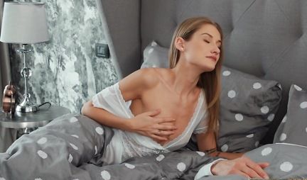 Wife cheats on her husband with a younger lover and cums from sex