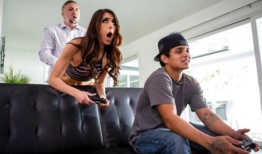 Brunette cheats on her husband with his own brother and cums