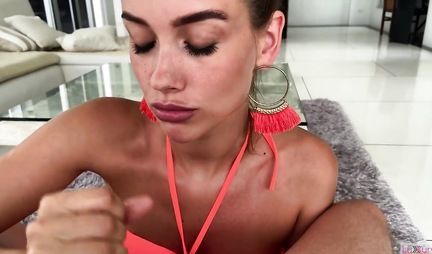 Russian girl made a Blowjob and received cum