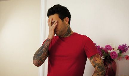 Blonde with big Tits in different poses Fucks with tattooed guy