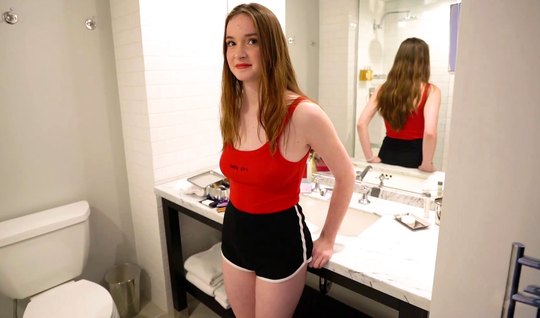 Redhead young girl came to the casting and had sex on the...