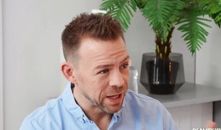 Woman in stockings right in the office fucking with a passionate man