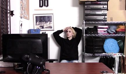 Blonde in the office spreads her legs and jumps on the penis of the agent