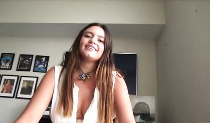 Girl with hairy pussy is not against homemade porn first person