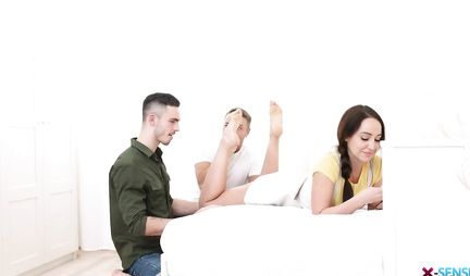 Girl with big Tits is not against the Russian porn double penetration