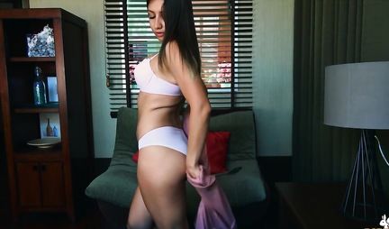 The guy with his girlfriend on camera shoot homemade anal orgasm in the final