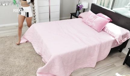 The guy threw his half-sister, brunette for sex and brought her to the limit