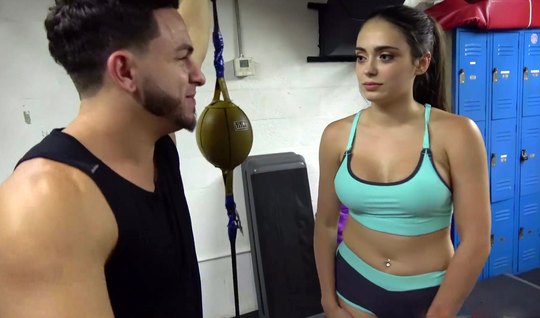 Athlete with big Boobs jumps on the cock of a guy and cums