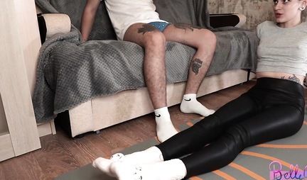 Russian girl in tights substitutes juicy ass for homemade anal