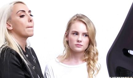 Blonde in the office of the substitute pussy for group sex with a guard