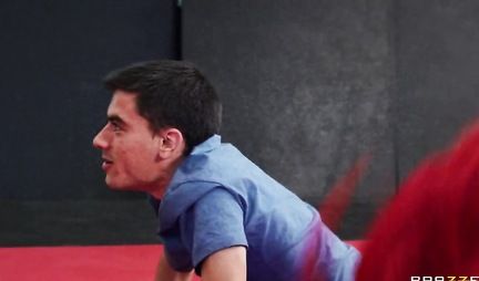 Nurse in tights stripped in front of boyfriend for sex in the gym