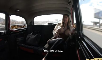 Girl with big Tits in the car Fucks and takes cum