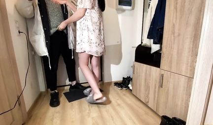 Russian girl right in the corridor cheating on her husband with neighbor
