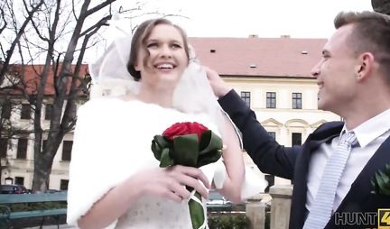 Husband allows a friend to fuck his wife in a wedding dress and bring to orgasm