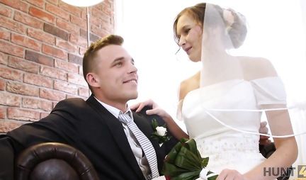 Husband allows a friend to fuck his wife in a wedding dress and bring to orgasm