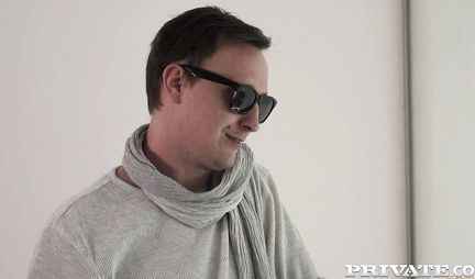 Blonde in stockings right in the office cums during deep anal