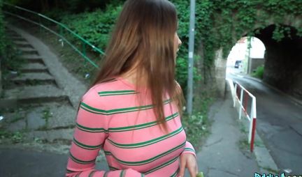 Pikaper arranges public sex with a stranger and removes a gang bang from the first person