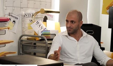 The blonde in the office climbs into the pants of a colleague and gets a huge phallus wet