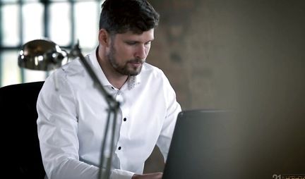 The boss hard fucks in the ass a beautiful lonely secretary in his office