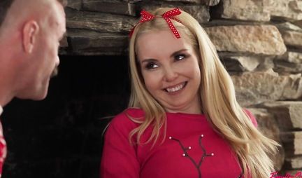 Two married couples of piggies have some good fun in group porn before Christmas